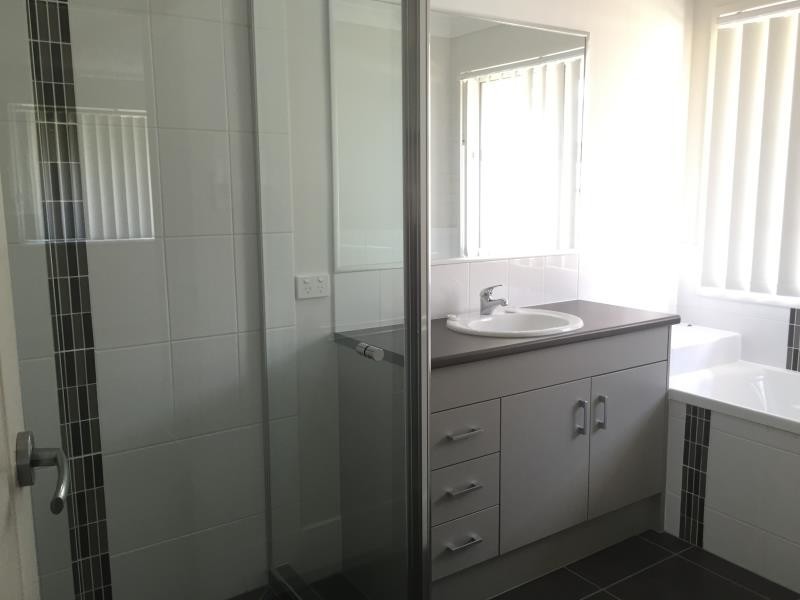 7 Hedgerose Way, Parkhurst QLD 4702